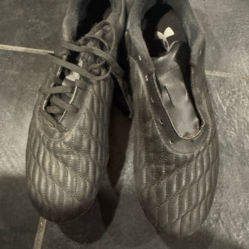 Under Armour Black Soccer Cleats